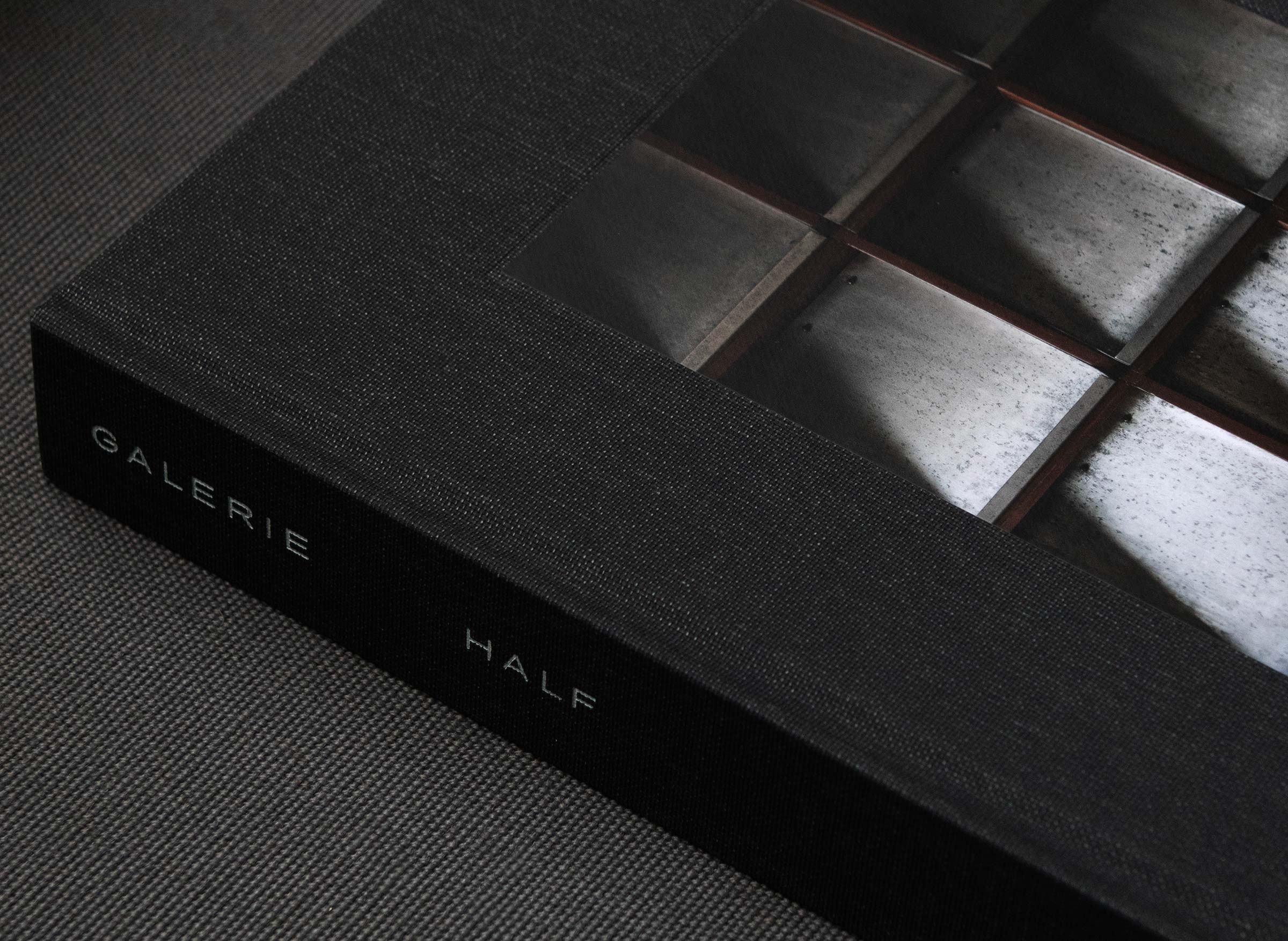 Galerie Half Book - StudioSmall